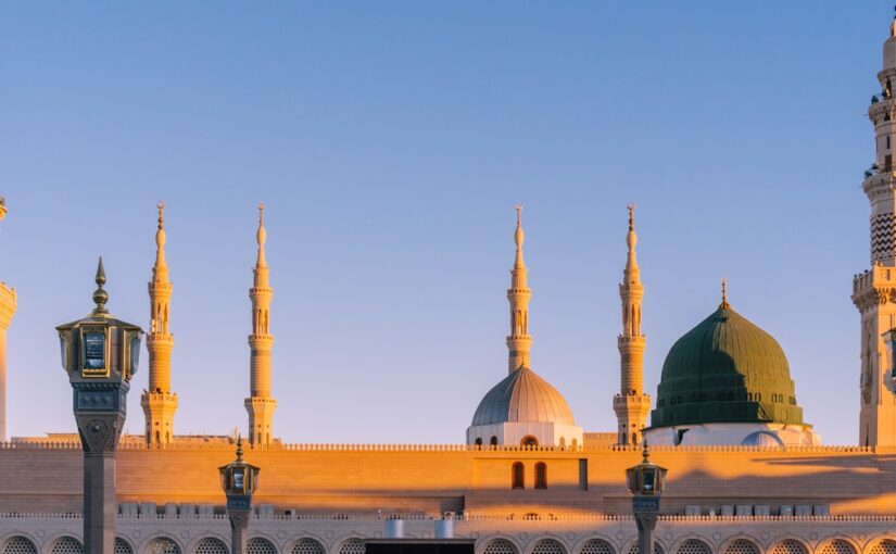 Salam Ya Mustafa (السلام علیک یا مصطفیٰ) — Naat Lyrics in Urdu, English Translation and Meaning